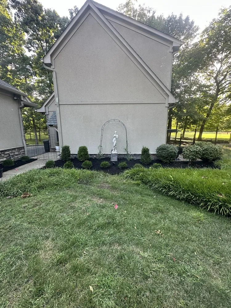 Custom landscaping services in Prospect, KY - Modern Home Builders