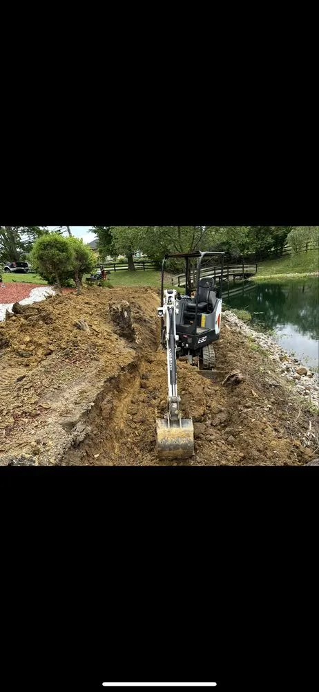 Custom residential landscaping in Prospect, KY by Modern Home Builders