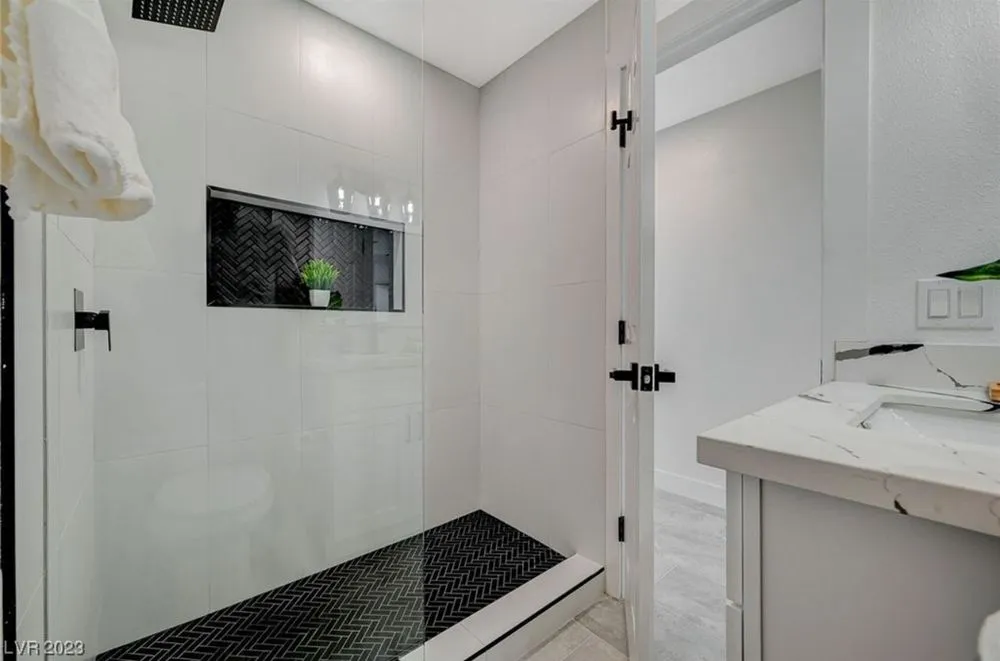 Affordable lawn care service near you in Las Vegas, NV by Modern House