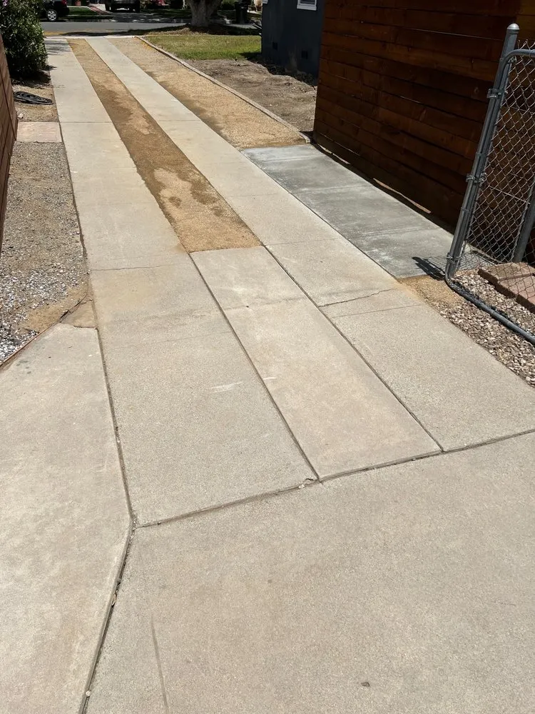 Affordable landscape design in Redlands, CA - Modern Landscape
