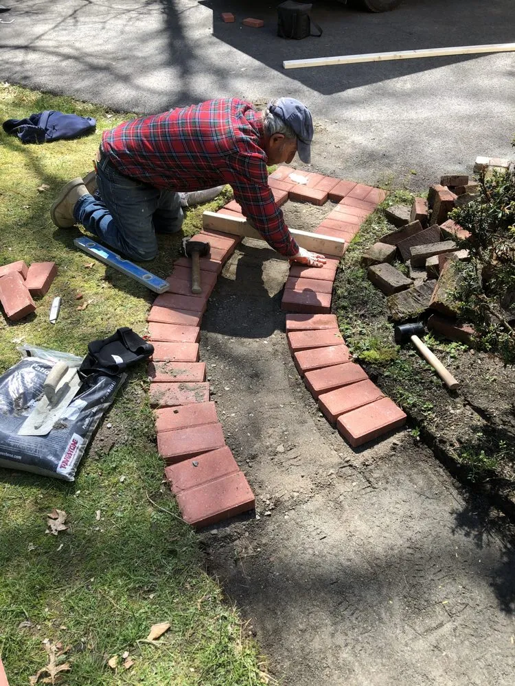 Professional lawn care service experts serving Westport, MA - Modern Landscaping