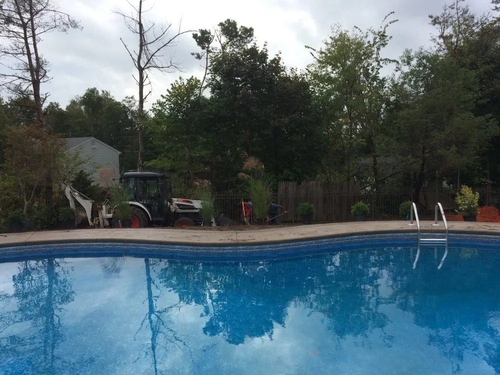 Professional yard cleanup service experts serving Somerset, NJ - Modern Lawn Service