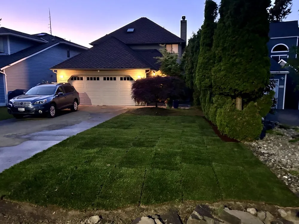 Custom garden landscaping in Renton, WA by Modern Living Landscaping