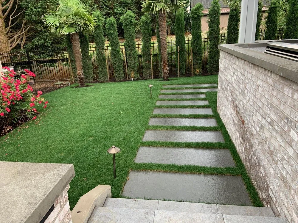 Top-rated lawn care service in Redmond, WA by Modern Lots