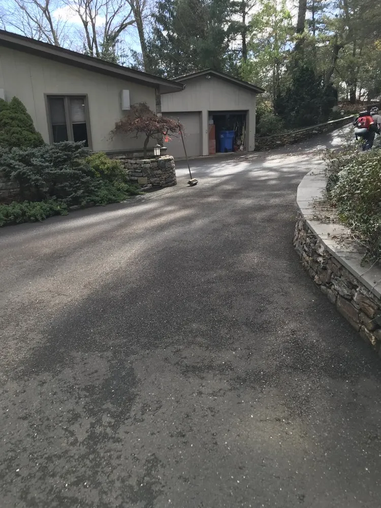 Affordable yard maintenance in Norwalk, CT by Modern Masonry