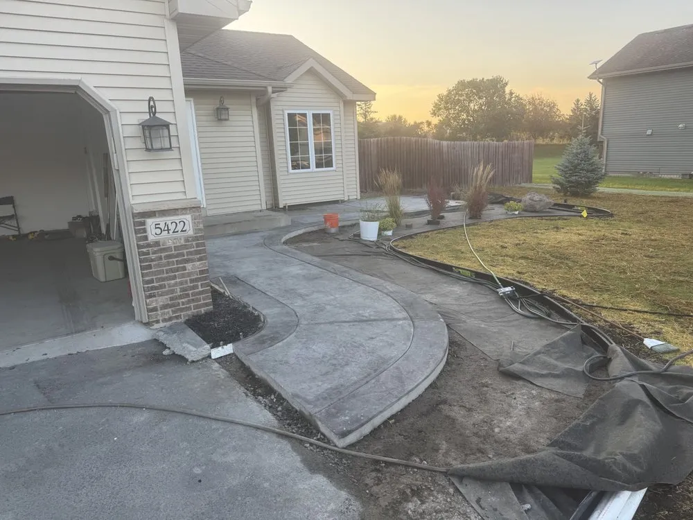 Custom residential landscaping in Albertville, MN by Modern Mix