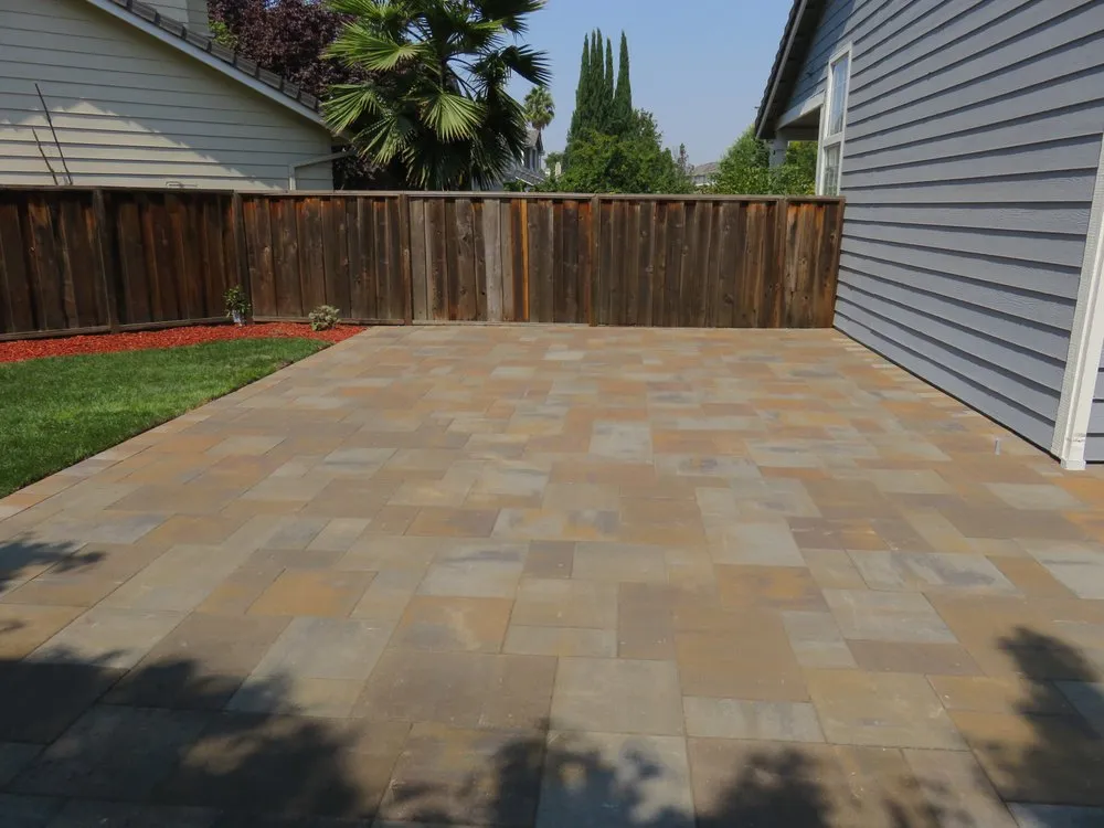Affordable garden landscaping in Los Altos, CA by Modern Paving
