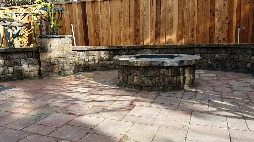 Expert lawn care service experts serving Los Altos, CA - Modern Paving