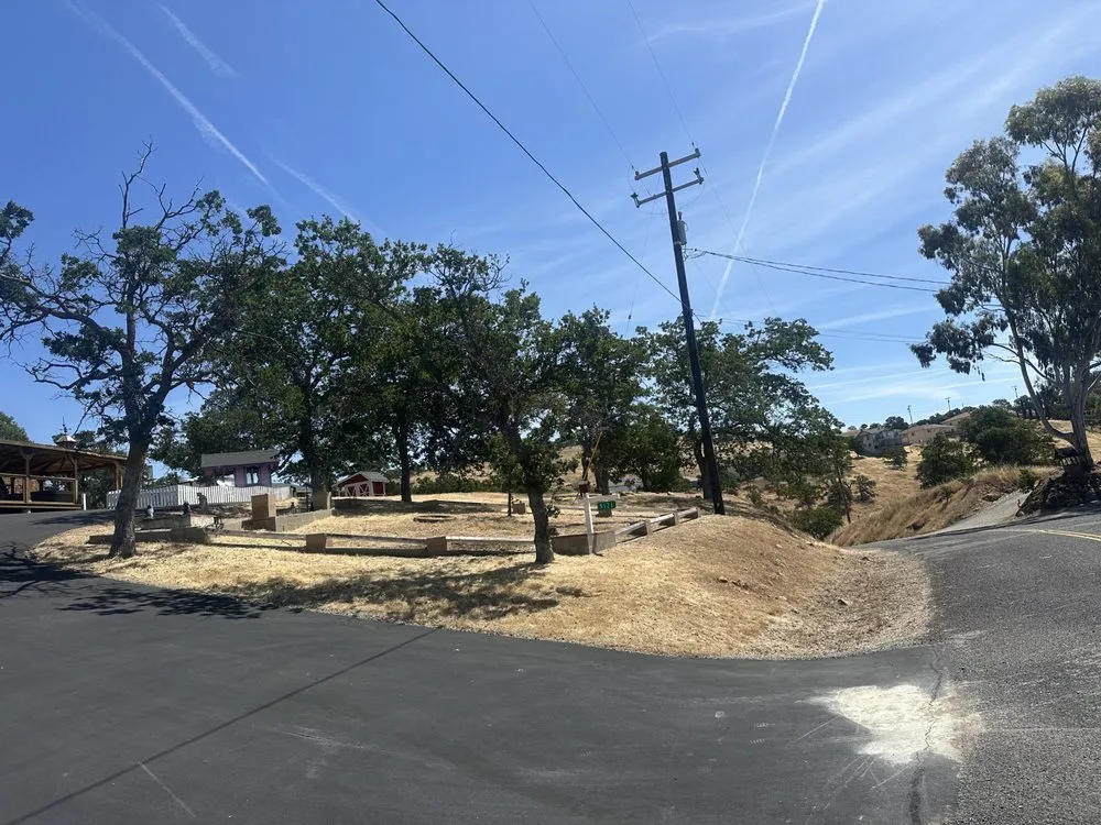 Expert residential landscaping in Lathrop, CA - Modesto Stone landscape