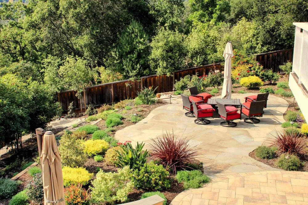 Professional lawn mowing service in Redwood City, CA - Modica Landscaping