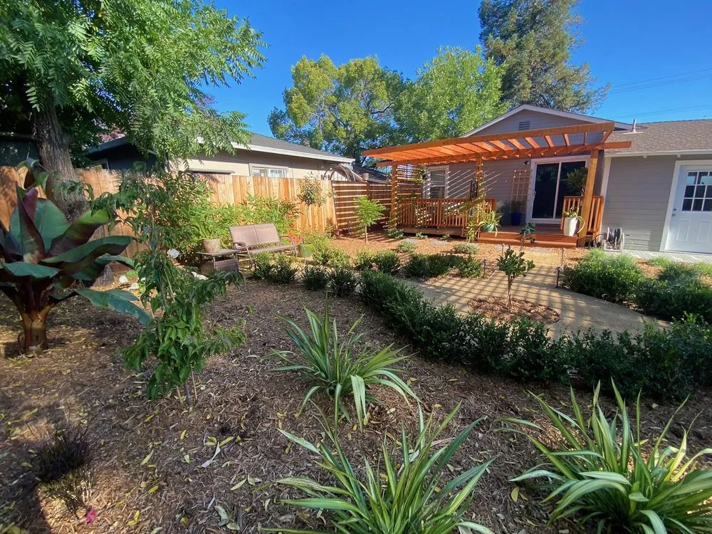 Custom landscaping services for beautiful yards across San Carlos, CA - Modified Landscape Design
