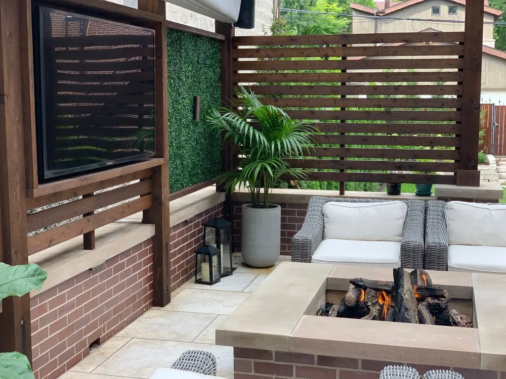 Trusted yard cleanup service for homes in Northfield, IL by Modus Home and Garden