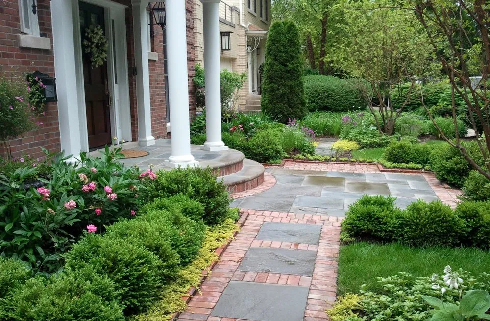 Reliable lawn care service in Northfield, IL - Modus Home and Garden