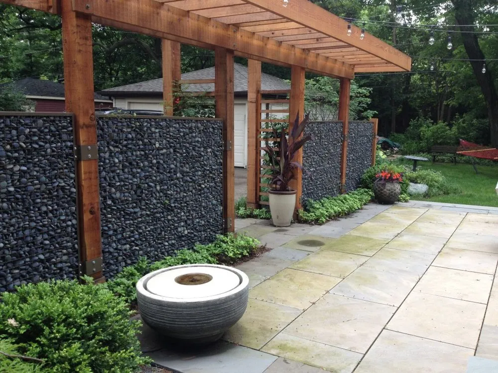 Trusted yard cleanup service near you in Northfield, IL by Modus Home and Garden