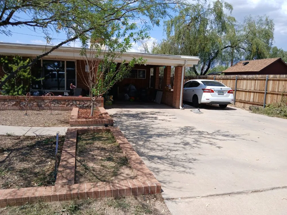 Trusted lawn mowing service in Tucson, AZ by Moe, Blow and GO