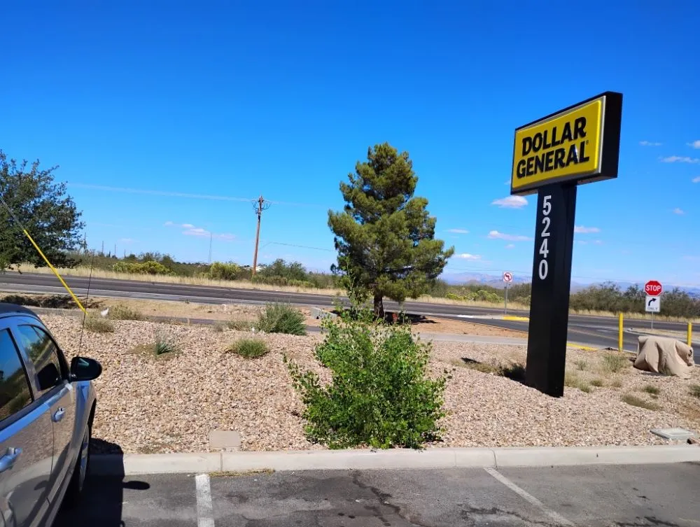 Custom residential landscaping experts serving Tucson, AZ - Moe, Blow and GO