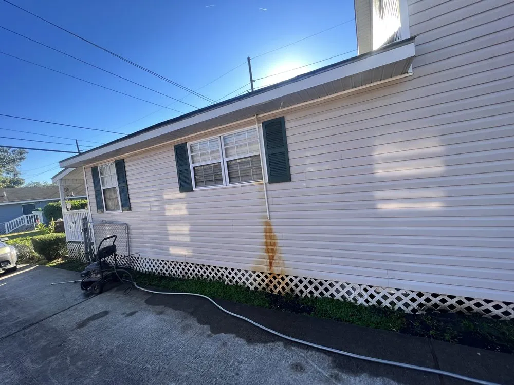 Affordable lawn mowing service in Savannah, GA by Moe Lawn & Pressure Washing Services