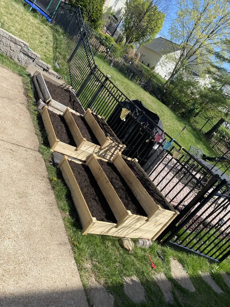 Custom lawn care service in Saint Louis, MO - Moe’s Landscaping