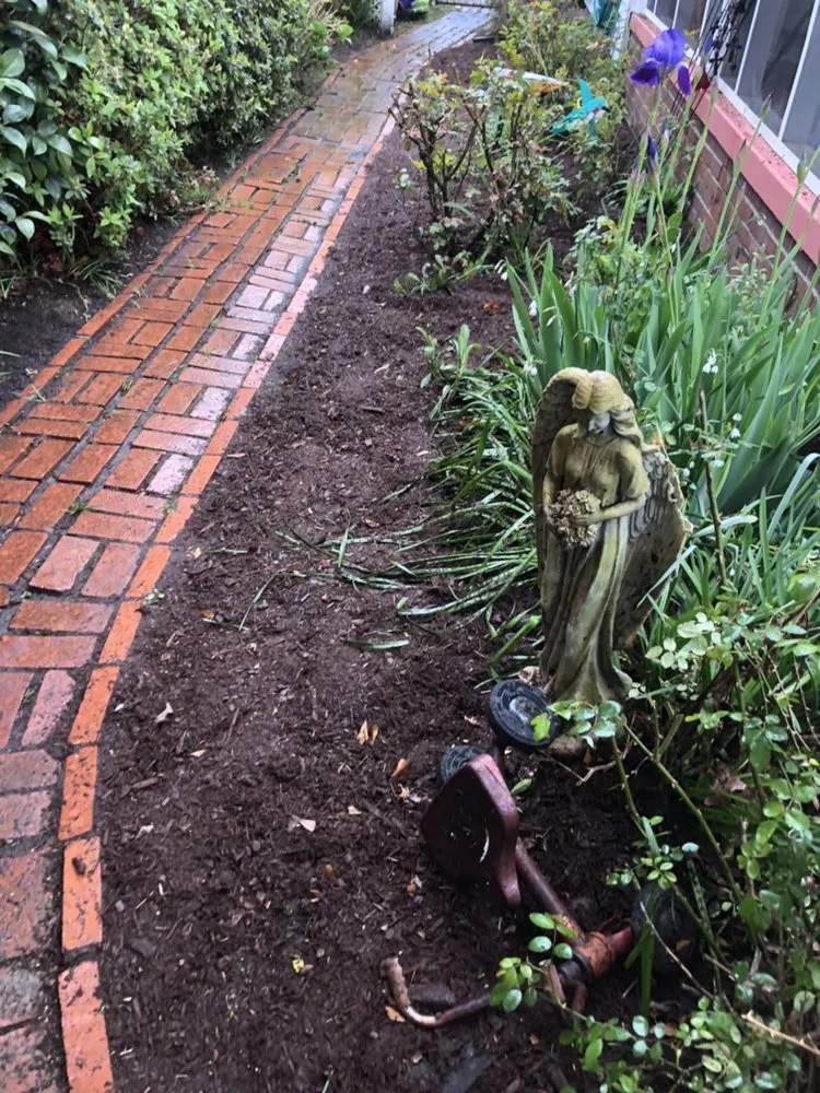 Trusted landscape design experts serving Norfolk, VA - Moe's Lawn Care