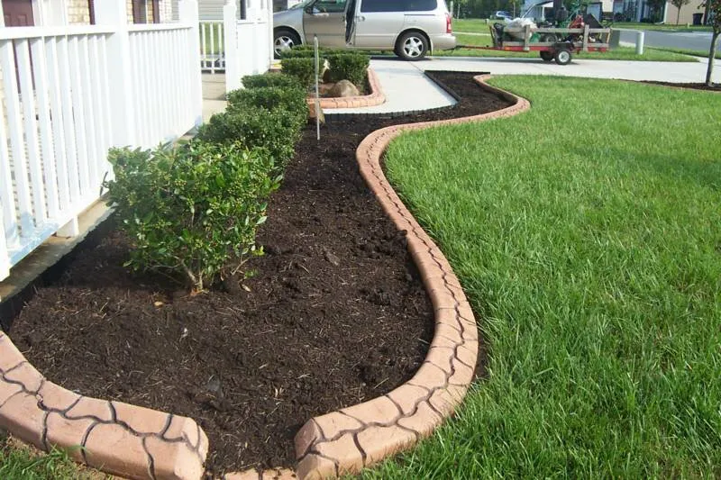 Custom yard cleanup service experts serving Norfolk, VA - Moe's Lawn Care