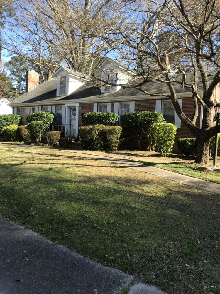 Local lawn care service for residential properties across Norfolk, VA - Moe's Lawn Care