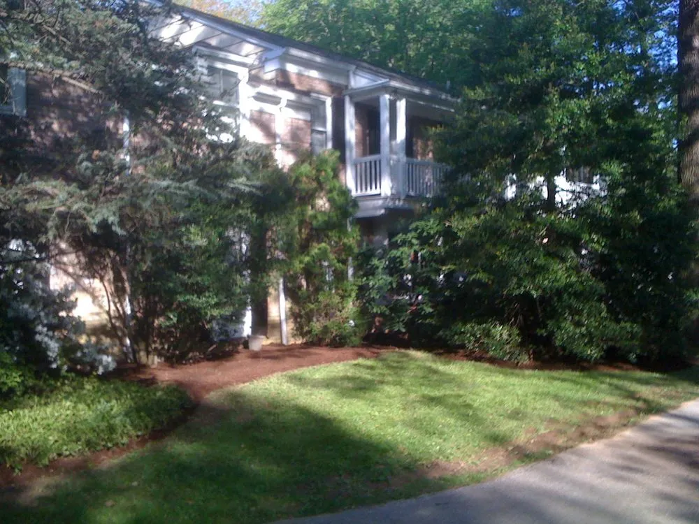Top-rated yard cleanup service in Newtown Square, PA by Moffett Landscaping