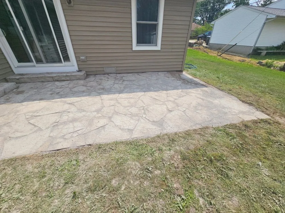 Professional lawn mowing service in Spring Grove, IL - Moganzer