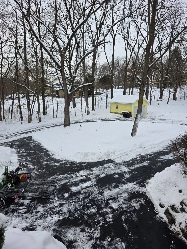 Professional garden landscaping in Spring Grove, IL by Moganzer