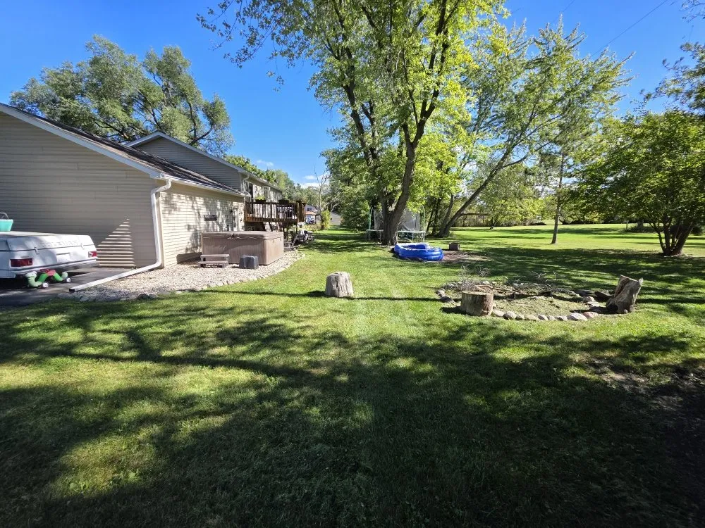 Local landscaping services in Spring Grove, IL - Moganzer