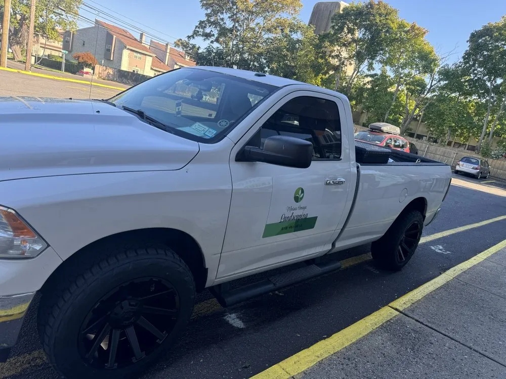 Local yard cleanup service in Lynbrook, NY by Moises Amaya Landscaping