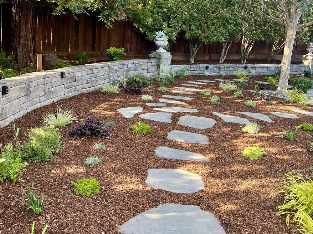 Custom lawn mowing service in Santa Rosa, CA by Moises L Landscape