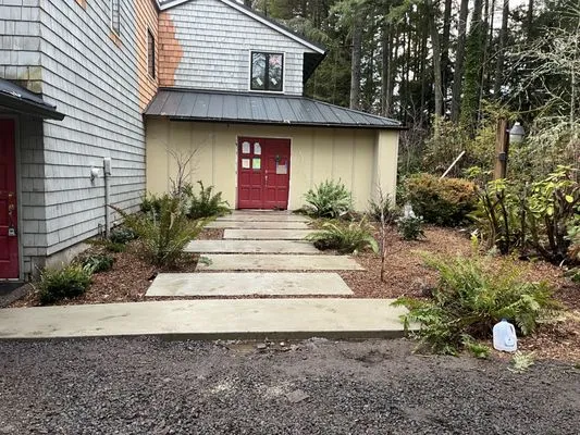 Moises landscaping Logo