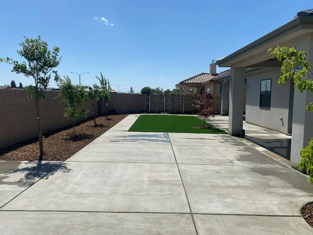 Custom landscape design for beautiful yards in Tulare, CA by Moises Lendo Lawn Service