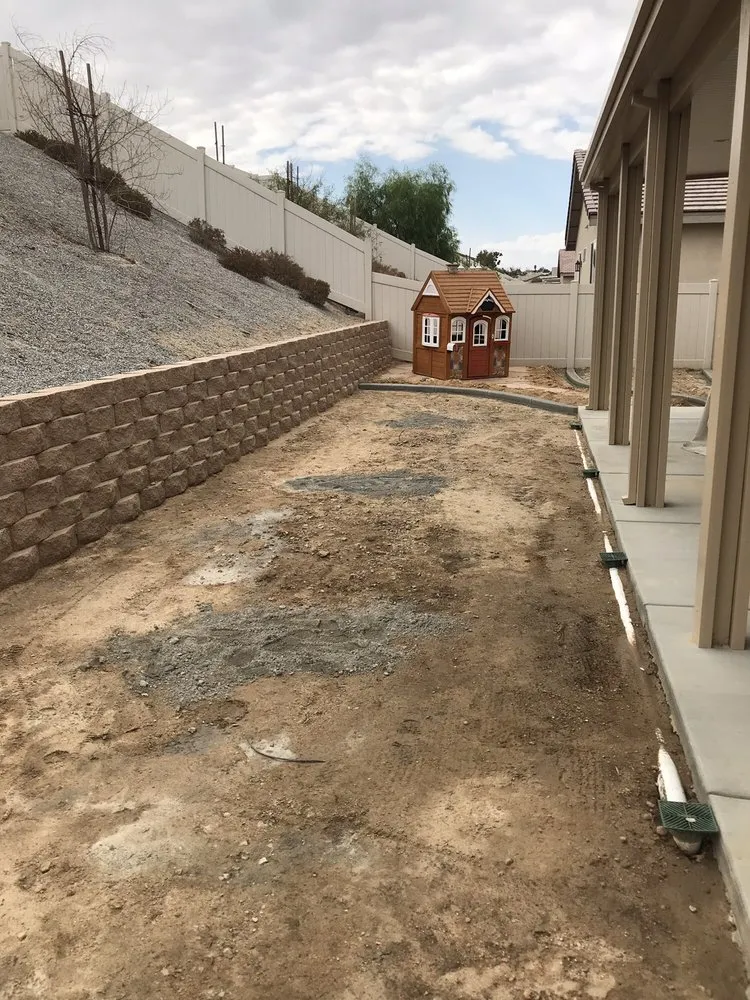 Custom yard cleanup service in Apple Valley, CA by Mojave Curb and Turf