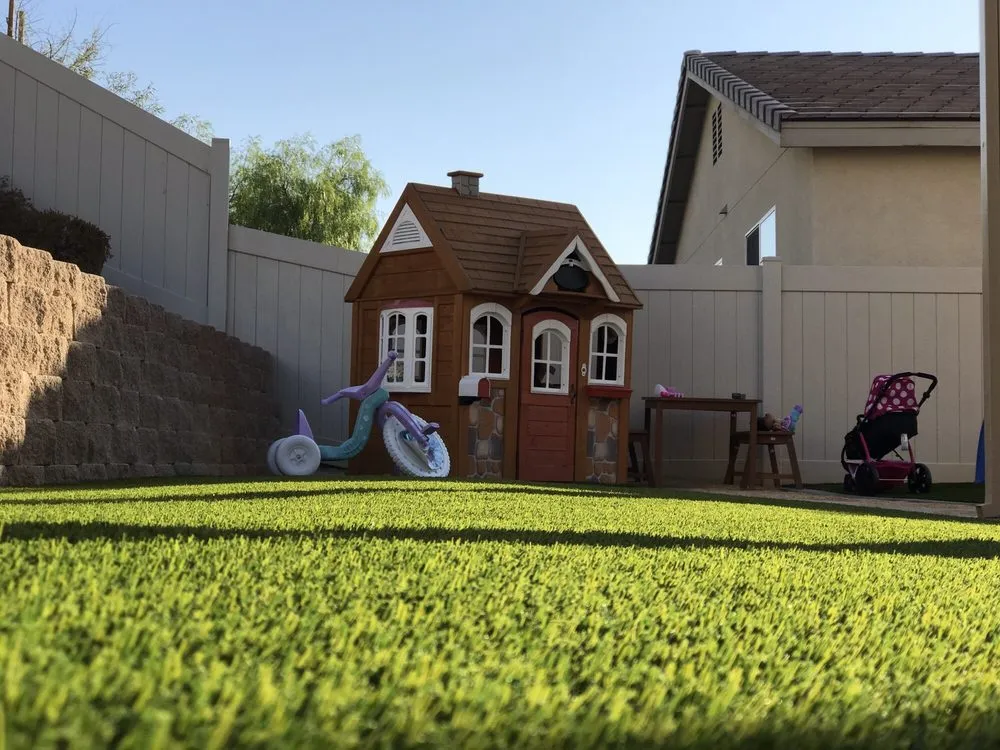 Top-rated yard maintenance in Apple Valley, CA by Mojave Curb and Turf
