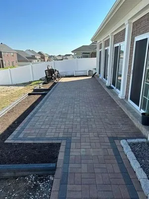 Mojo Lawn & Landscaping Logo