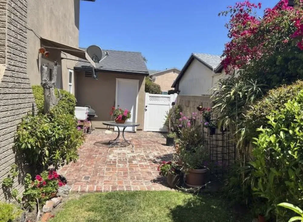 Expert lawn care service in Gardena, CA by Molina Landscape