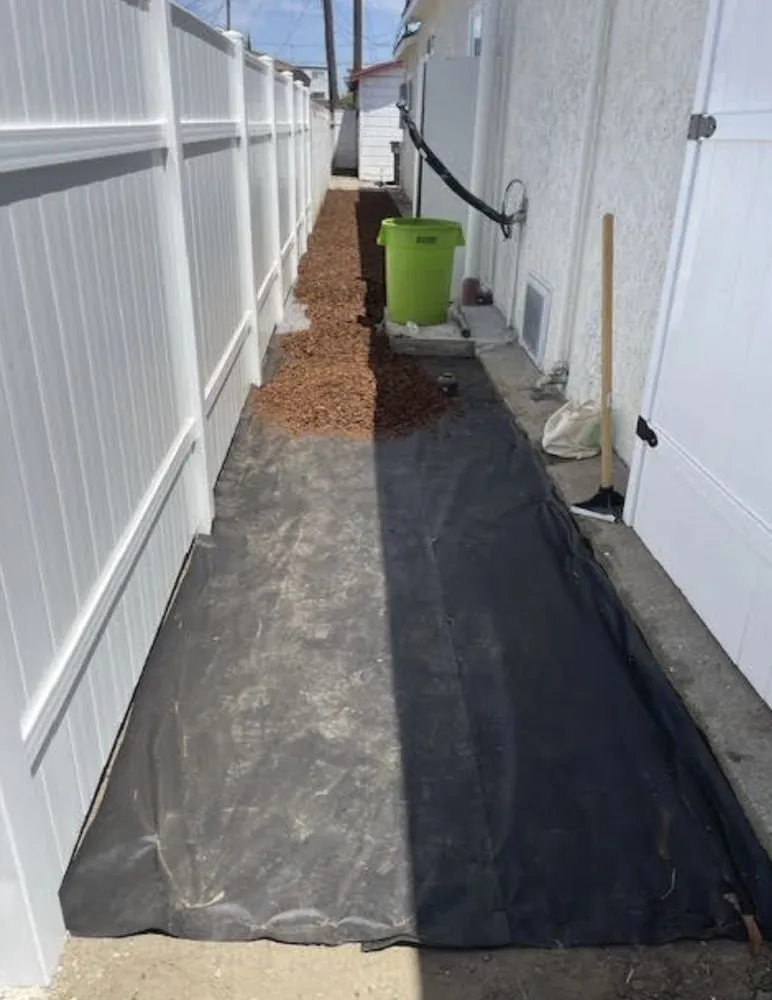 Affordable yard cleanup service in Gardena, CA - Molina Landscape