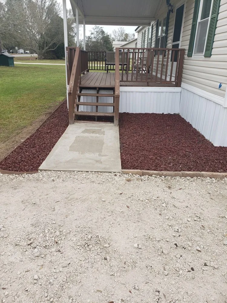 Reliable landscape design in Foley, AL by Molina's Contructions, Landcaping & painting