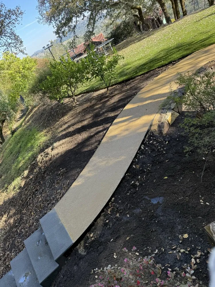 Local lawn mowing service experts serving Sonoma, CA - Molinas Fencing & Garden