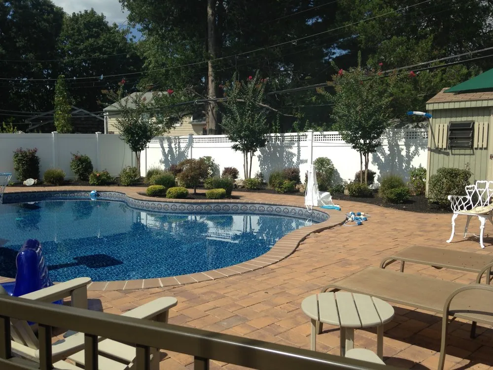 Custom landscaping services experts serving Farmingdale, NY - Molloy Landscaping