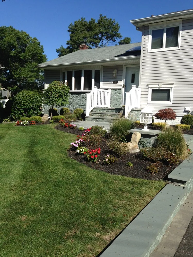 Local landscape design experts serving Farmingdale, NY - Molloy Landscaping