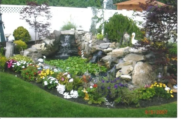 Top-rated garden landscaping with custom design in Farmingdale, NY by Molloy Landscaping