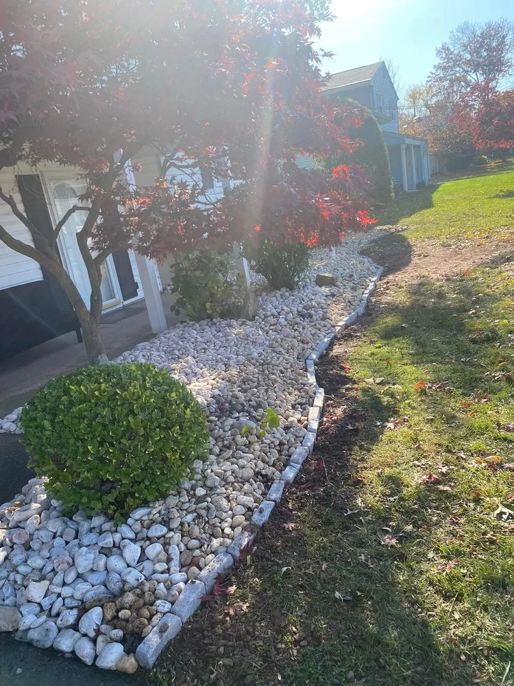 Professional landscaping services experts serving Sayreville, NJ - Molteg Landscaping and Design