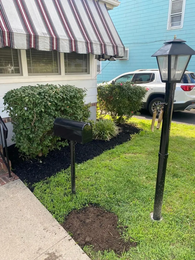 Professional yard cleanup service experts serving Sayreville, NJ - Molteg Landscaping and Design