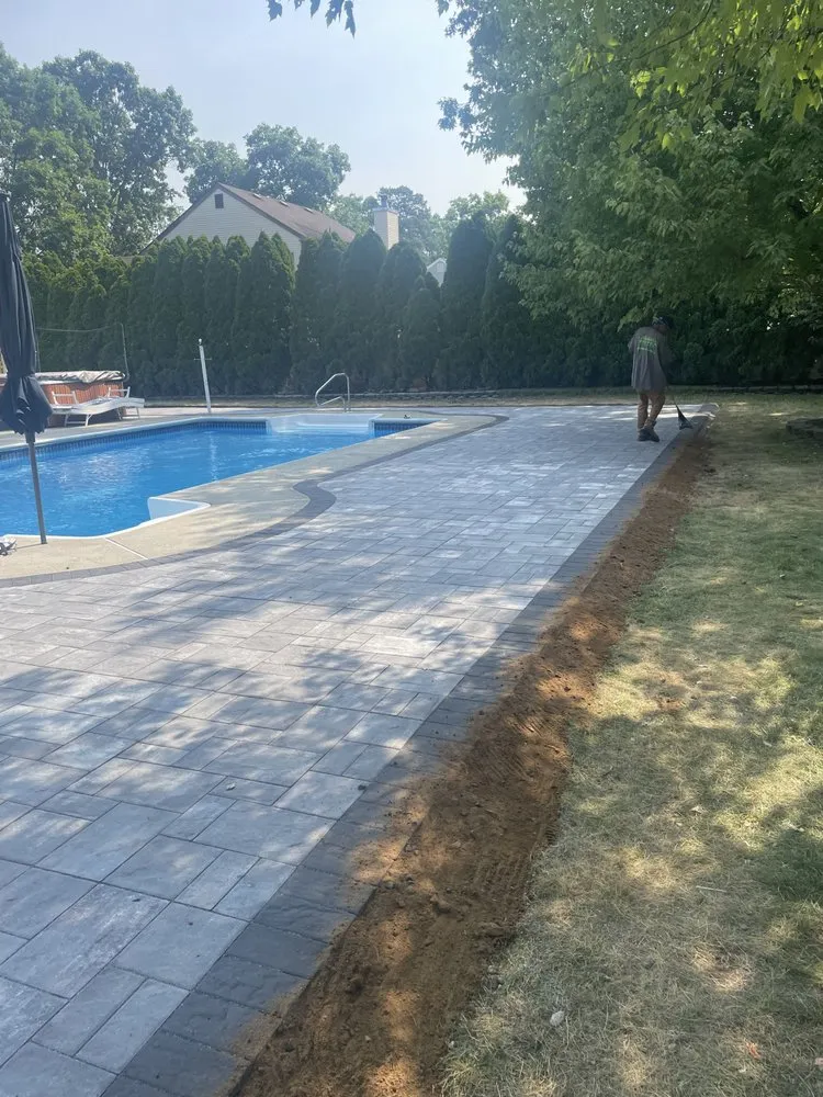 Top-rated lawn care service for homes in Sayreville, NJ by Molteg Landscaping and Design