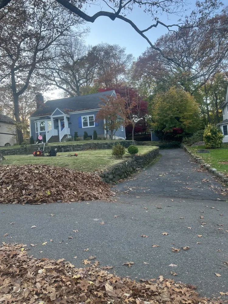 Affordable lawn mowing service in Glen Rock, NJ - Mom & Son Landscaping MP