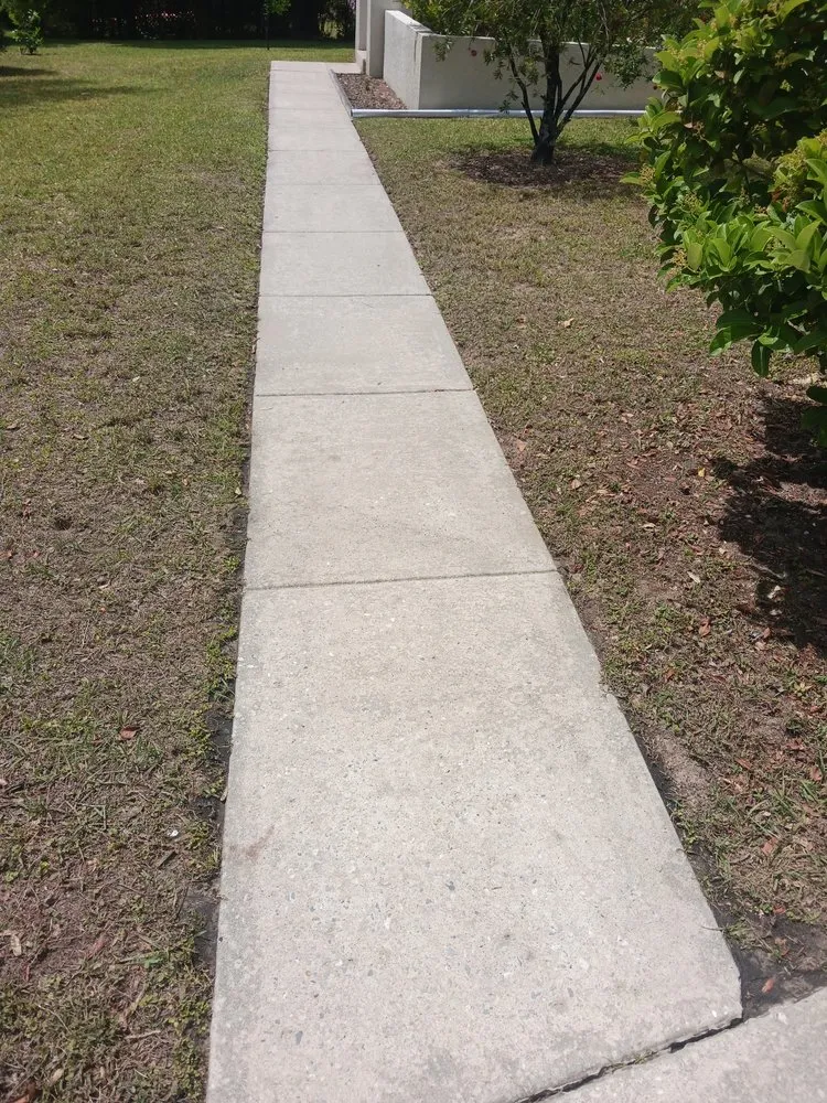 Professional garden landscaping with custom design in Beverly Hills, FL by Monaco's Lawncare