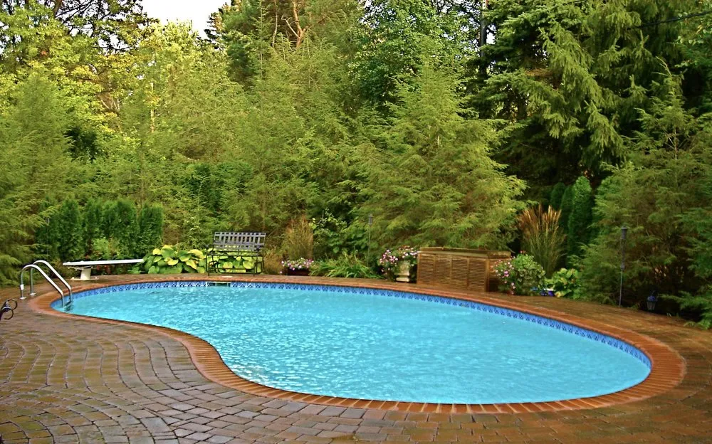 Trusted outdoor landscaping in West Bloomfield, MI by Monarch Construction