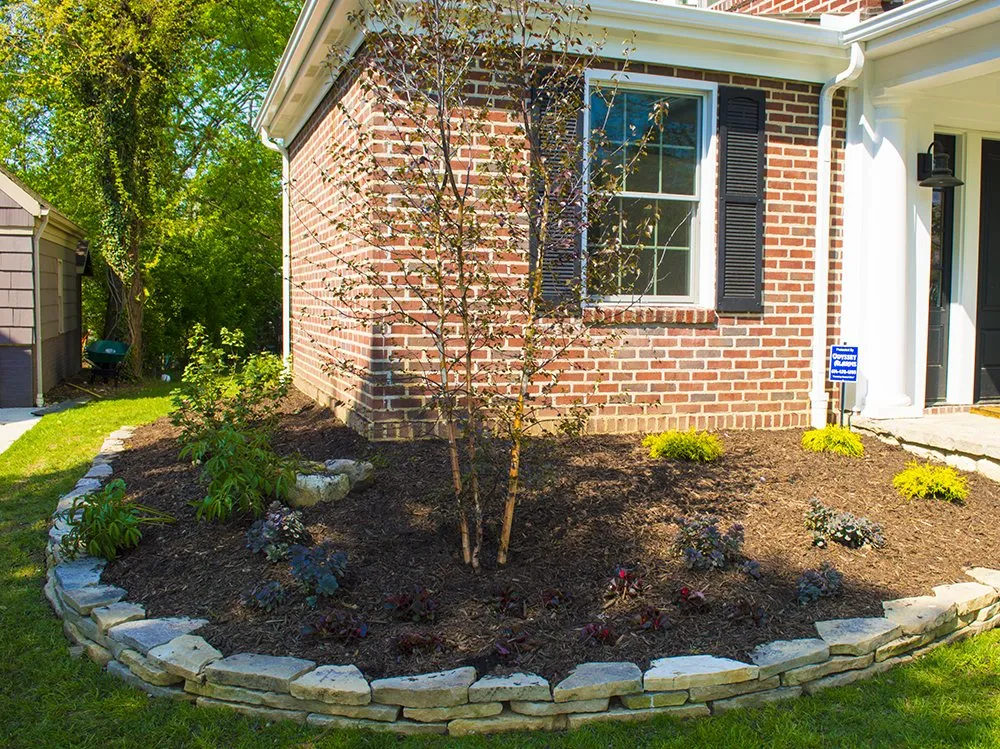 Custom lawn care service experts serving Columbus, OH - Monarch Landscape